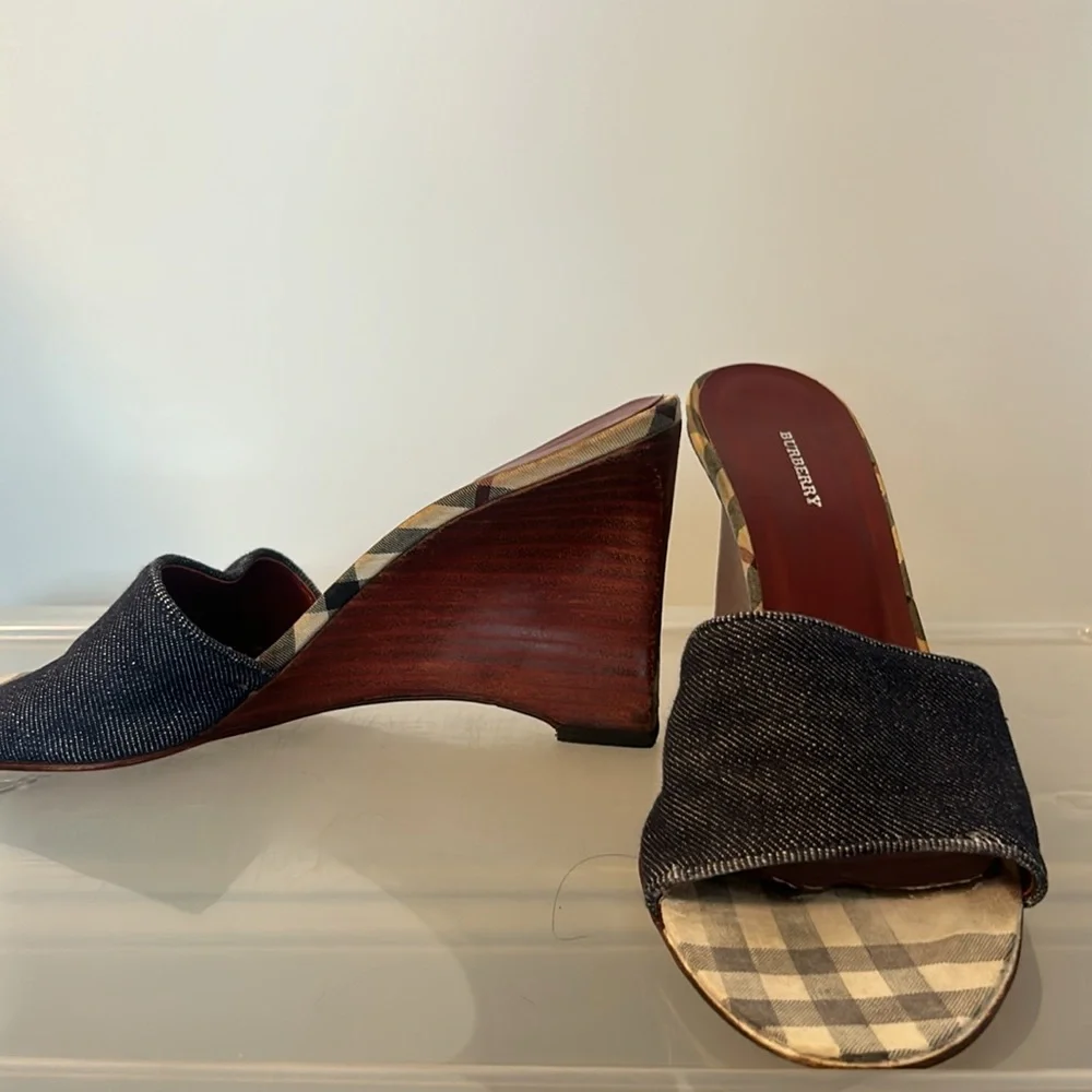 Vintage Burberry and heels - Picture 2 of 4